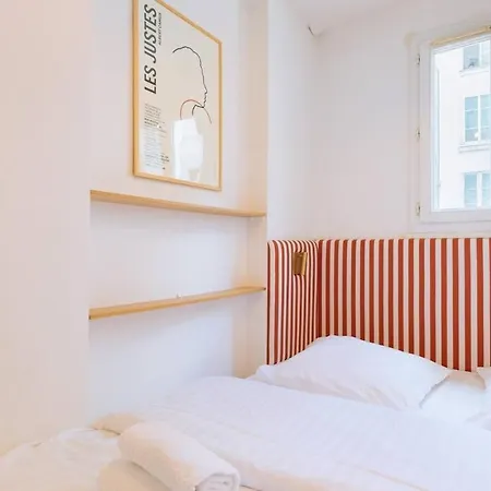 Immeuble Clignancourt Apartment