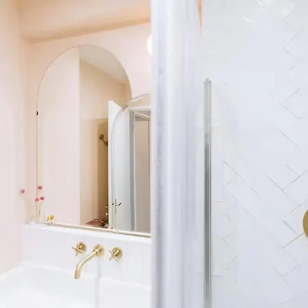 Immeuble Clignancourt Apartment